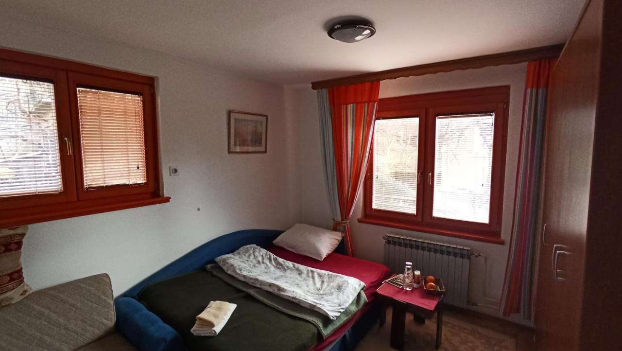 Cozy Room With A Bathroom Sarajevo Eksteriør billede